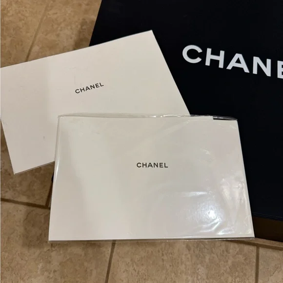 Chanel Magnetic Storage Box Lux Fold Authentication Cards Storage Clean - Picture 2 of 14